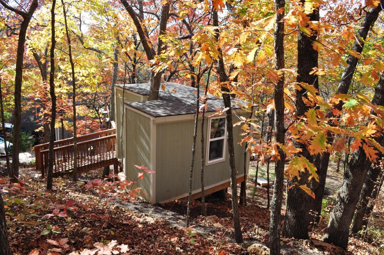 Seven Oaks - Treehouse with deck Villa Lenexa Buitenkant foto